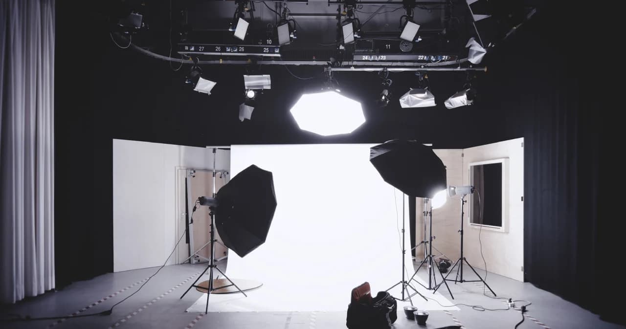 ครม. ทุ่มงบ 105 ล้านบาท ให้กรมประชาสัมพันธ์ผลิตสื่อโฆษณา โครงการรณรงค์เอาชนะโควิด