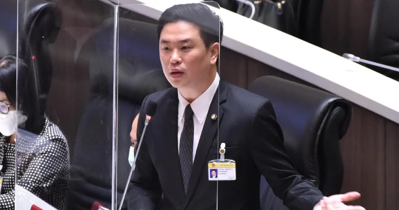 ส.ส.เพื่อไทย ชี้ นายกฯ ทำอุตสาหกรรมท่องเที่ยวดิ่งลงเหว แนะ เปิดประเทศผ่านมาตรการวัคซีนพาสปอร์ต