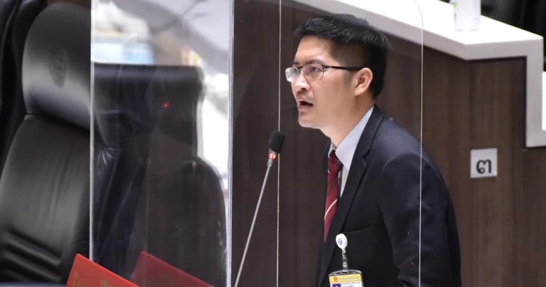 ประท้วงวุ่น ‘มงคลกิตติ์’ อภิปรายไม่ไว้วางใจ ‘ศักดิ์สยาม’ ปมคลัสเตอร์โควิด ลั่นแรง “รัฐมนตรีเสเพล”