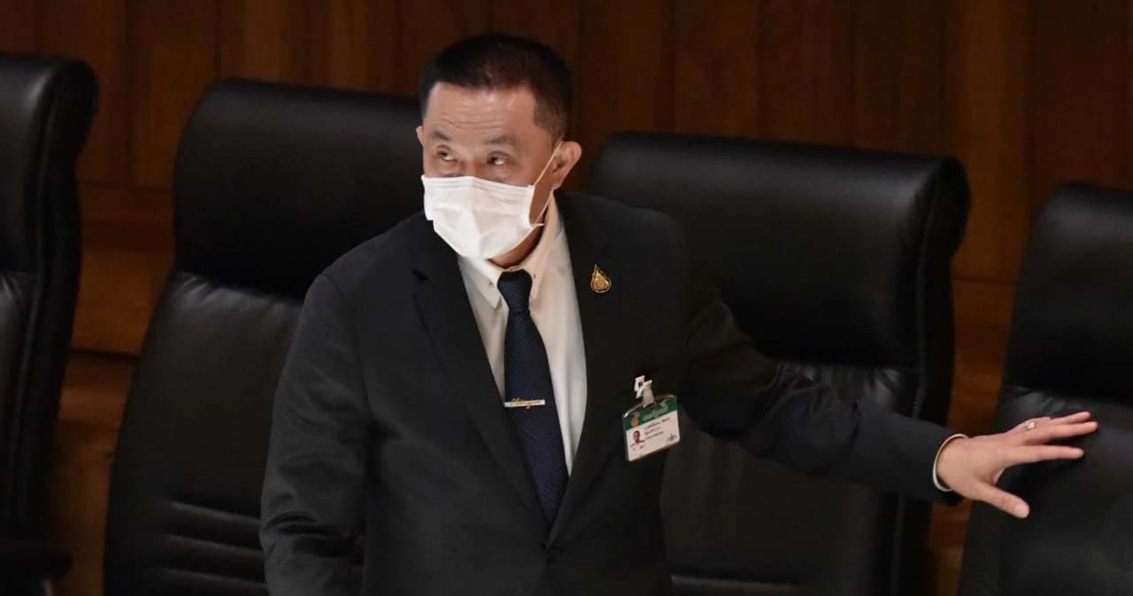 “ถ้ากินนมเย็นแล้วเนี่ยถือว่าเสเพล ผมก็ไม่รู้จะพูดยังไง” ศักดิ์สยาม โต้ข้อกล่าวหา ไม่ใช่ต้นตอคลัสเตอร์สถานบันเทิง