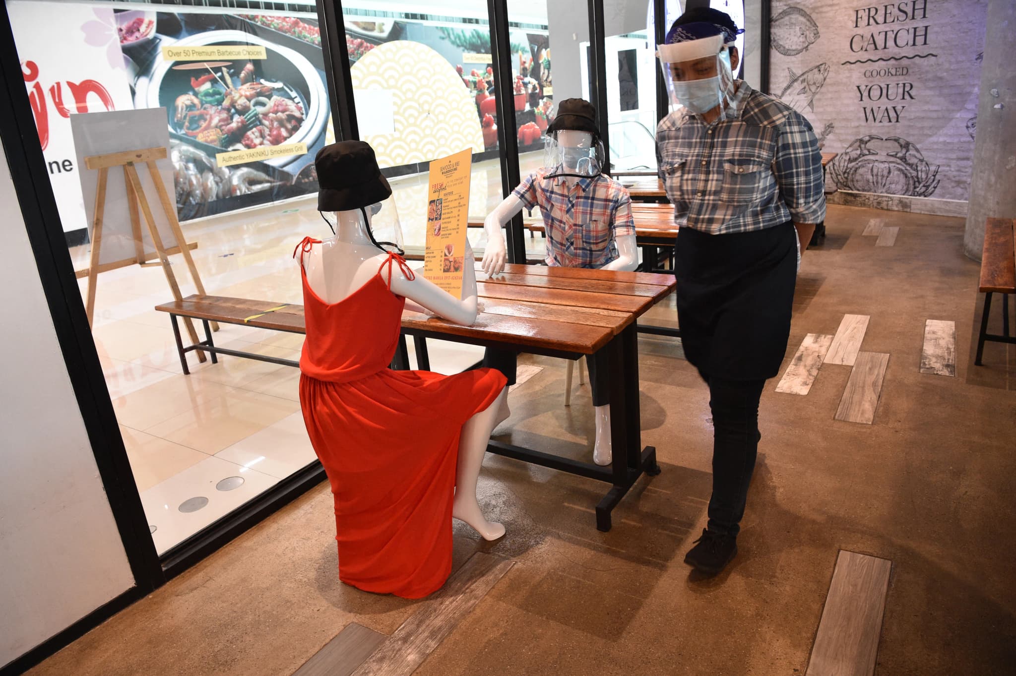 รัฐบาลฟิลิปปินส์กลับลำขยายล็อกดาวน์กะทันหัน ร้านอาหารโวยซื้อของมาเตรียมแล้ว