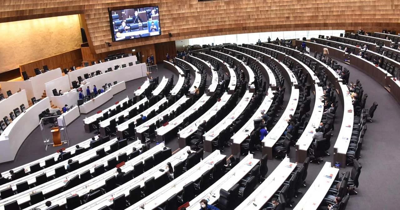 สภาเสียงเอกฉันท์ ผ่านกฎหมายพืชกระท่อม ปลูก-ใช้เสรี