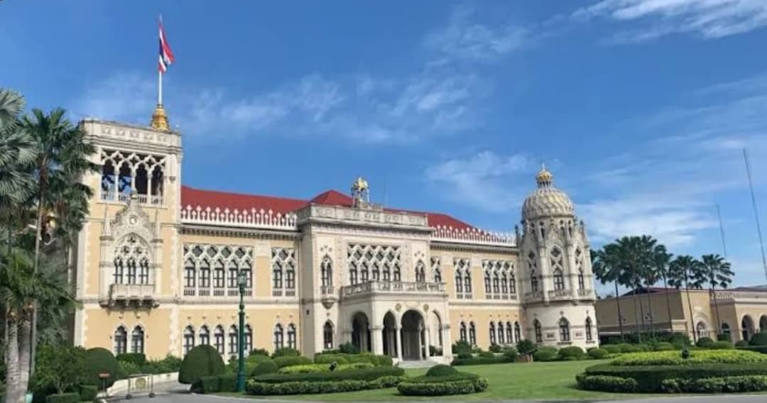 คำสั่งด่วน ให้สื่ออกจากทำเนียบ หลังพบผู้สื่อข่าวติดโควิด 1 คน สัมภาษณ์ใกล้ชิด ประยุทธ์ – ประวิตร