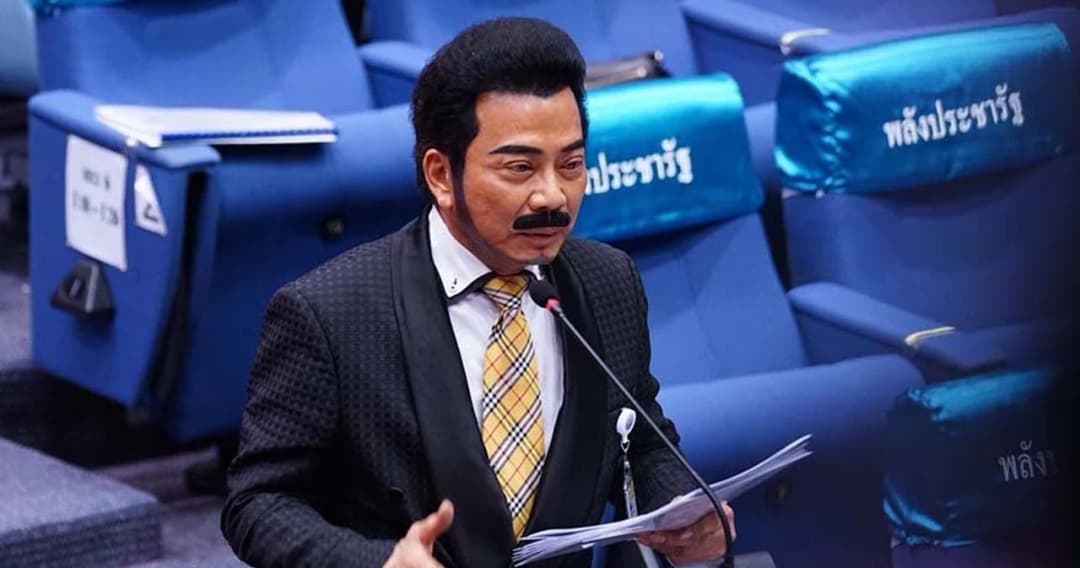 ‘ศรัณย์วุฒิ’ ออกแถลงการณ์เผารังเพื่อไทย ซัด ‘นักรบห้องแอร์’ กลั่นแกล้ง ใส่ร้ายเป็นงูเห่า