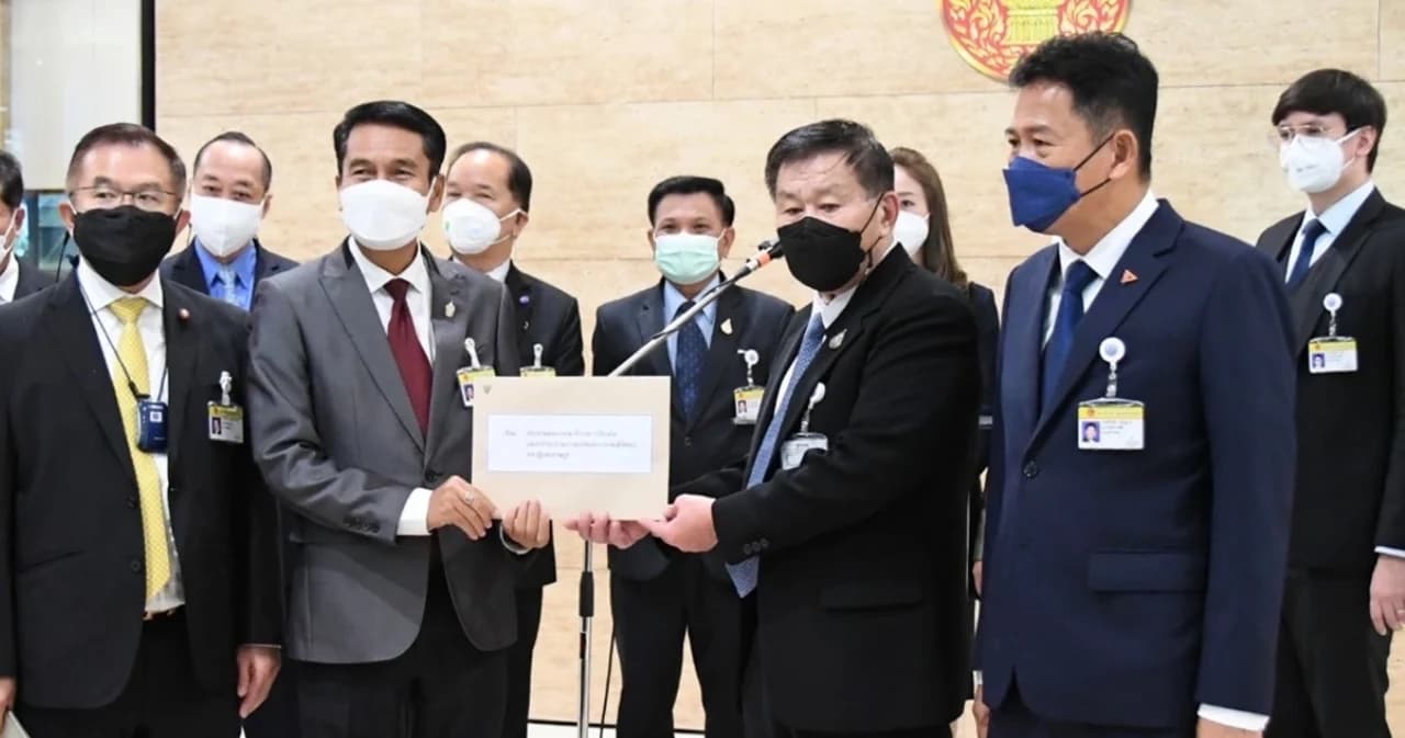 กมธ.ป.ป.ช. จ่อเชิญ นายกฯ – วิสาร ชี้แจงปม ส.ส.รับเงิน5 ล้านจาก นายกฯ หลังฝ่ายค้านยื่นให้ตรวจสอบ