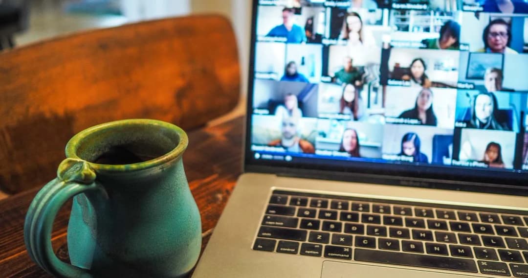 สดช. เผยผลสำรวจคนไทยใช้อินเทอร์เน็ตเฉลี่ยวันละ 6-10 ชั่วโมง