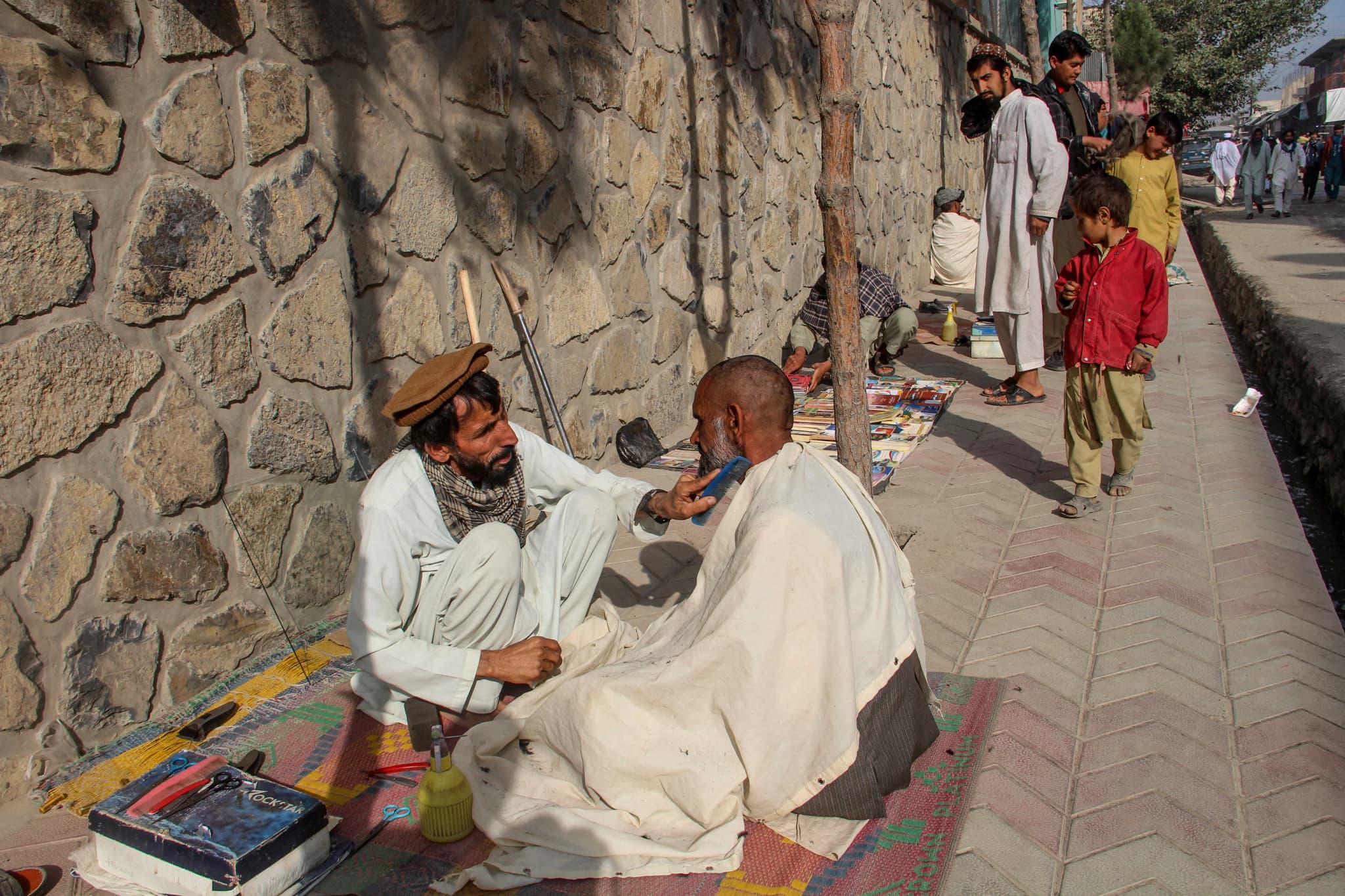 ตาลีบันออกคำสั่ง ห้ามช่างตัดผมโกนหนวดลูกค้า ร้านไหนฝ่าฝืนมีบทลงโทษ