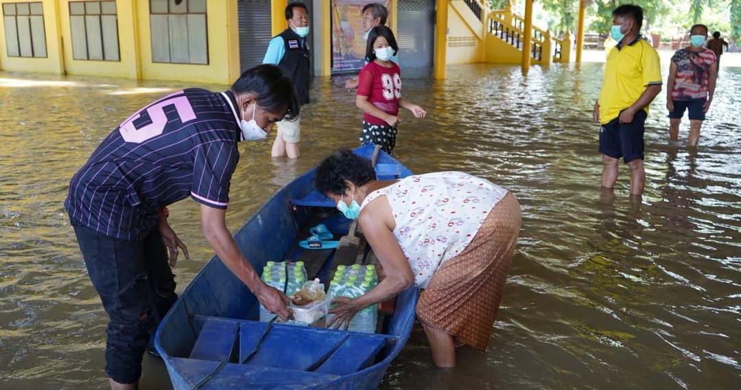 ยกของขึ้นที่สูงด่วน กรมชลฯ เตือนน้ำเข้าท่วมเขต อ.เมืองลพบุรีเย็นนี้ น้ำท่วมสูง 30-50 เซนติเมตร 