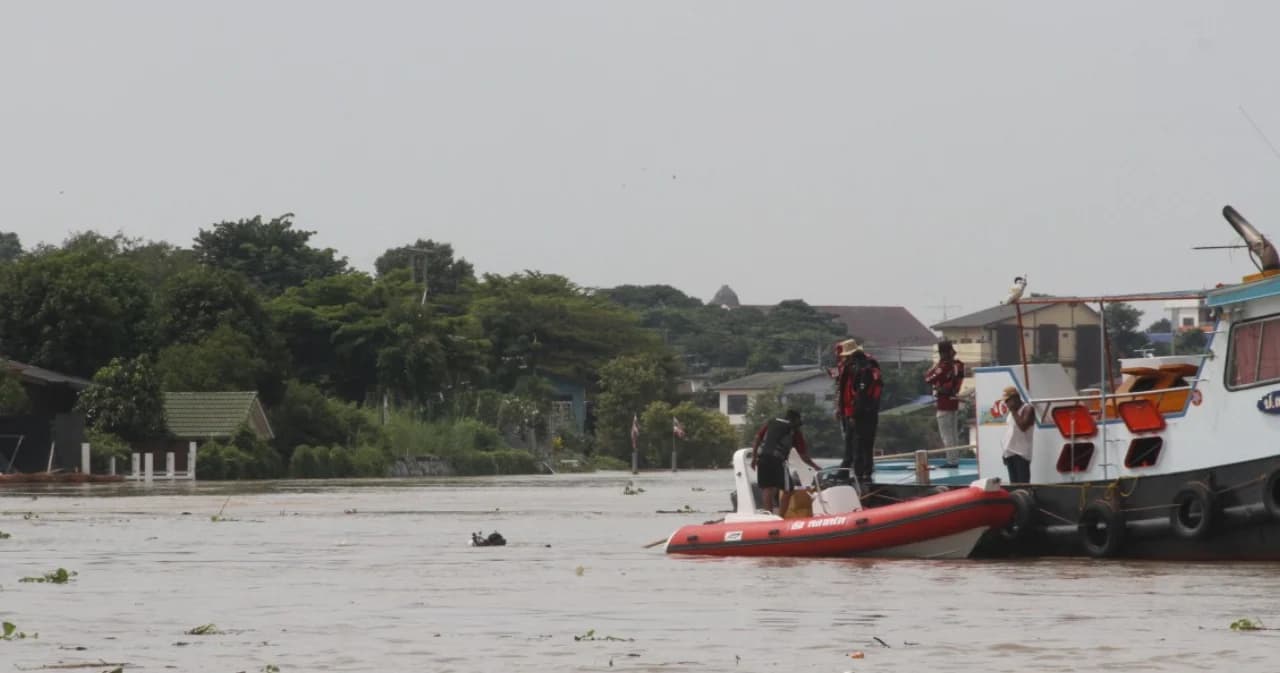 ยุติกู้ซากเรือล่ม หน้าวัดพนัญเชิงฯ พร้อมเปิดเส้นทางเดินเรือขนสินค้าตามปกติ หลังกระทบผู้ประกอบการ