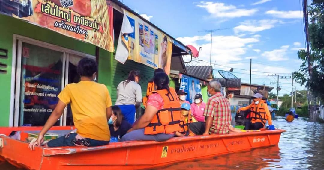 ปภ. เผยยังมี 16 จังหวัดน้ำท่วม ชาวบ้านเดือดร้อนกว่าแสนครัวเรือน เสียชีวิต 9 ราย