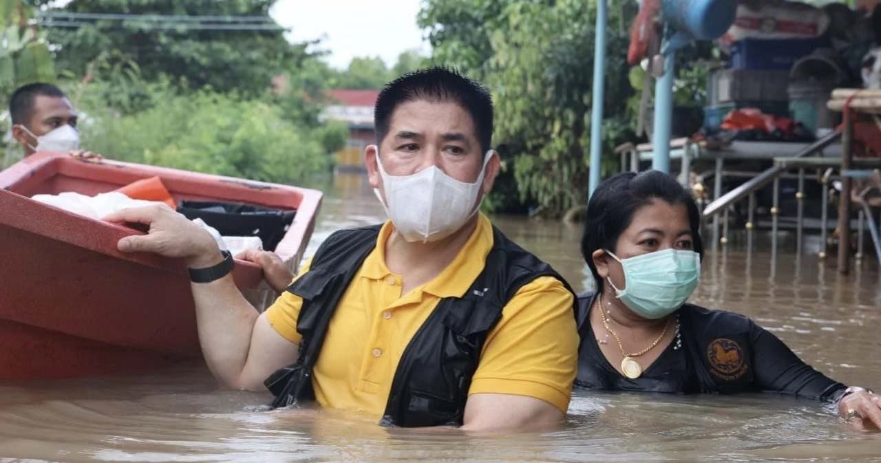 สรุปดราม่า ‘ธรรมนัส’ โพสต์ ‘ห้ามบอกชาวบ้านว่าผมคือใคร’ แต่อีกไลฟ์เปิดหน้าและบอกชื่อ เจ้าตัวออกมาชี้แจงคนละที่กัน