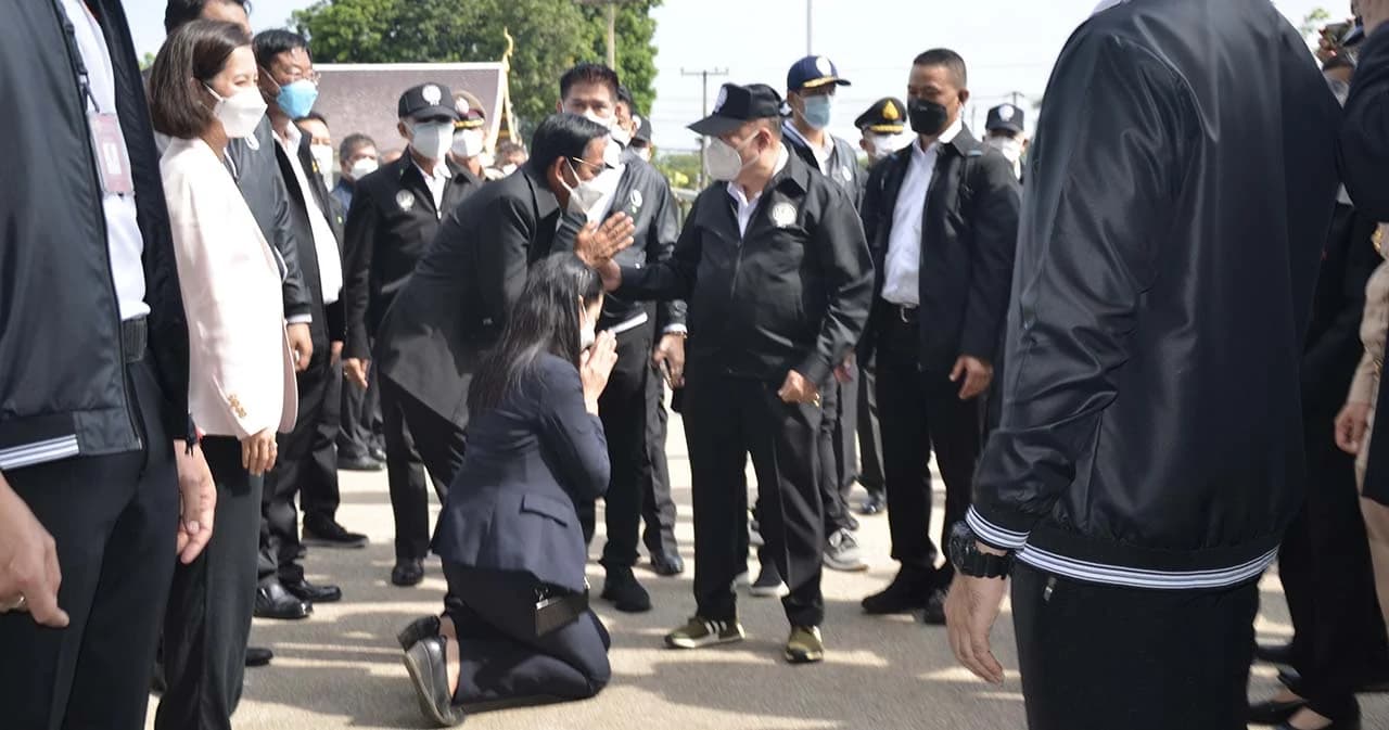‘ปารีณา’ ไหว้ย่อนำ ส.ส.พปชร. ต้อนรับ ‘ประวิตร’ ตรวจราชการ จ.สระแก้ว
