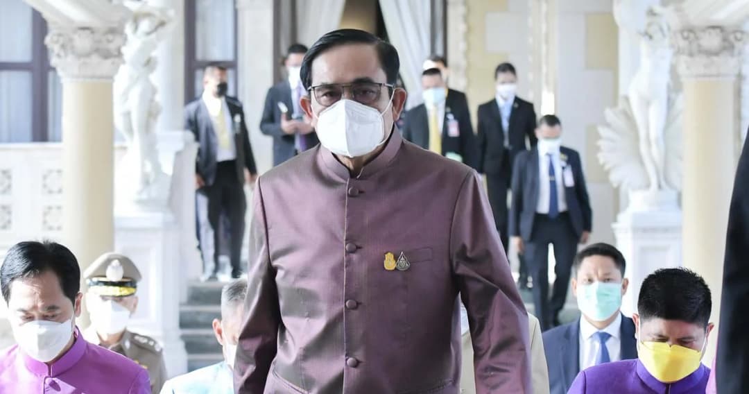 นายกฯ นั่งหัวโต๊ะประชุม ครม. แจงรายละเอียดการเปิดประเทศ พร้อมติดตามสถานการณ์อุทกภัย