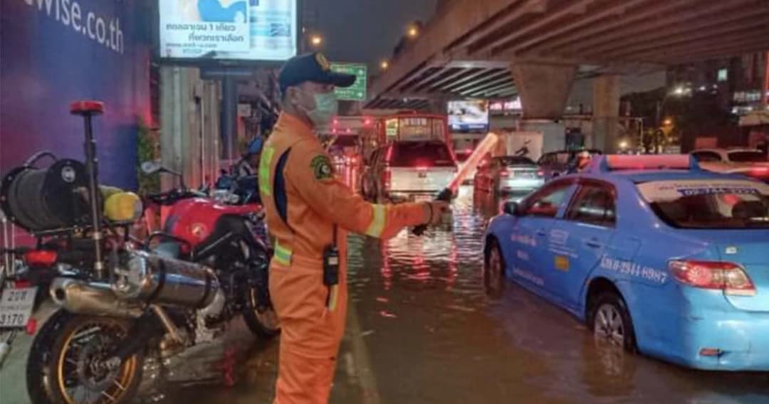 ฤทธิ์ ‘พายุคมปาซุ’  ฝนถล่ม กทม. – ปริมณฑล อ่วม น้ำท่วมกระทบจราจรหลายจุด