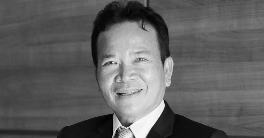 ‘พรศักดิ์ ส่องแสง’ นักร้องลูกทุ่ง-หมอลำชื่อดังเสียชีวิต ปิดตำนานเจ้าของฉายา “ไอ้หนุ่มแขนซ้ายลายมังกร”