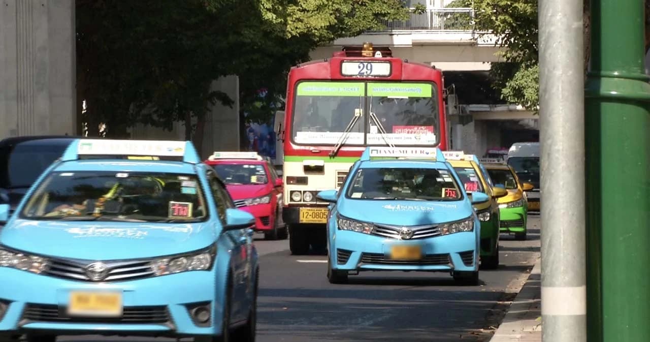 วันแรก 18 ต.ค. เปิดลงทะเบียนรับเงินเยียวยาโควิด ‘แท็กซี่-จยย.รับจ้าง’ อายุเกิน 65 ปี รับ 5,000-10,000 บาท