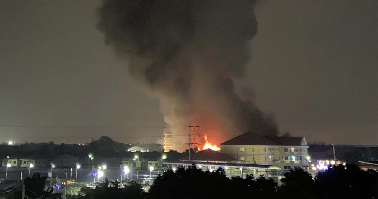 ไฟไหม้โรงงานผลิตรองเท้า ซอยกิ่งแก้ว 9 สมุทรปราการ