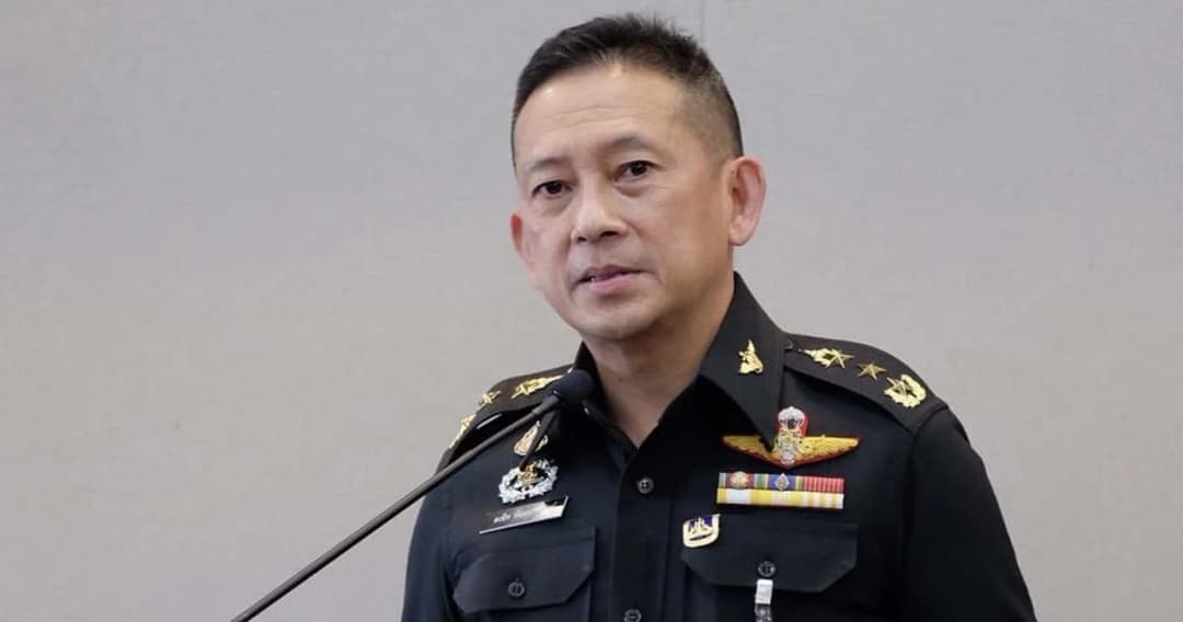 แบงก์ออกบัตรเครดิตให้นายทหาร กลาโหม ชี้แจงไม่ใช่เรื่องศักดินา ขอไม่วิจารณ์โลโก้ใหม่ ‘เพื่อไทย’