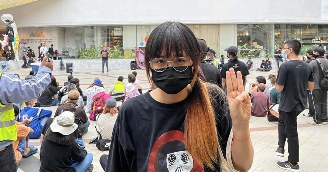 ศาลอาญากรุงเทพใต้ ไม่ให้ประกันตัว ‘เบนจา อะปัญ’ หลังทนาย-ธนาธร ยื่นขอประกัน