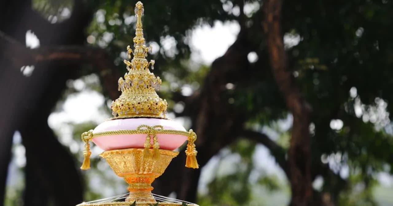 สโมสรนิสิตจุฬาฯ ออกประกาศ ยกเลิกขบวน ‘อัญเชิญพระเกี้ยว’ สะท้อนความเชื่อเห็นคนไม่เท่ากัน