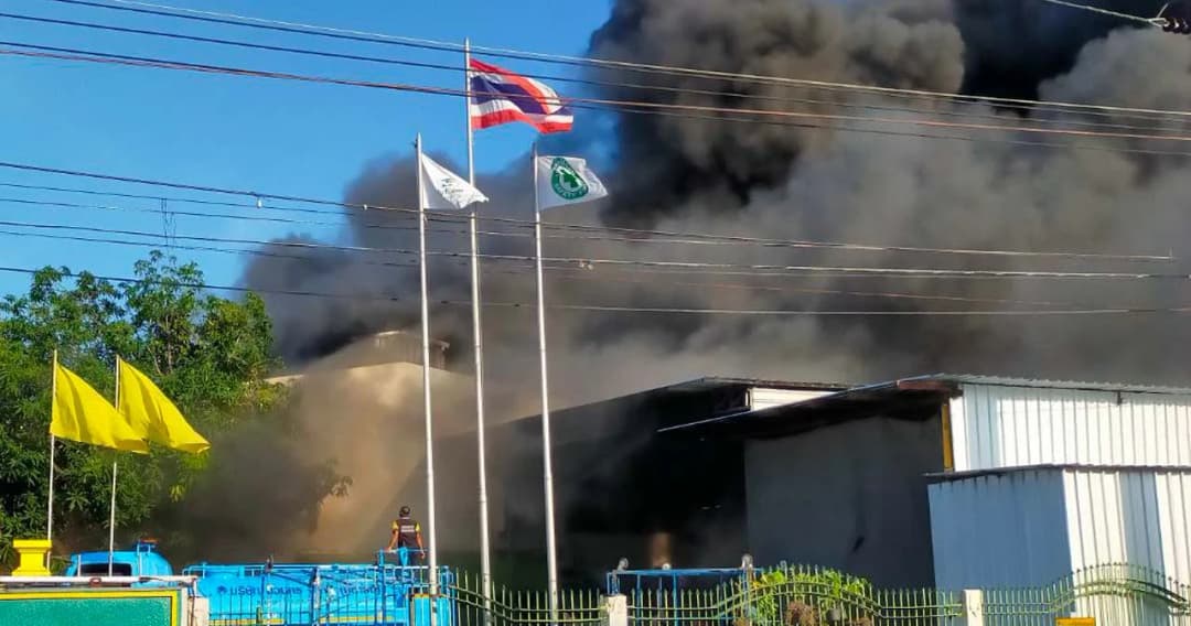 เกิดเหตุเพลิงไหม้โรงงานโฟม ในนิคมอุตสาหกรรมนวนคร จ.ปทุมธานี