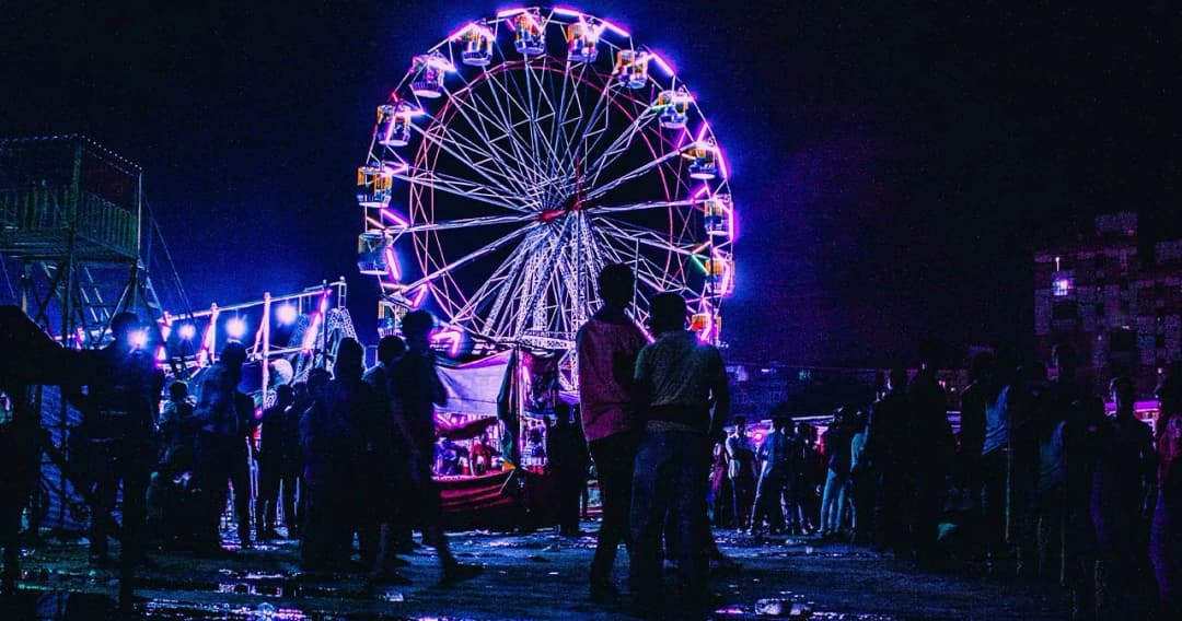 สธ.ชง 4 ช่วงเวลาทยอยเปิดกิจการร้านค้าสัญจร งานประเพณี และสวนสนุก