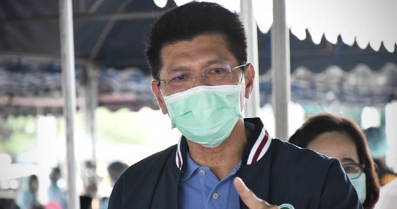 รมช.สธ. สั่งเร่งฉีดวัคซีนให้ประชาชน จ.ระยอง ตั้งเป้า 80% รองรับการเปิดประเทศต้อนรับนักท่องเที่ยว