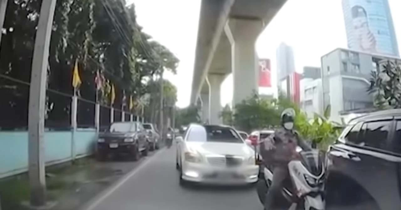 รอง ผบ.ตร.สั่งสอบ ตำรวจขี่มอเตอร์ไซค์นำรถหมอบุญ