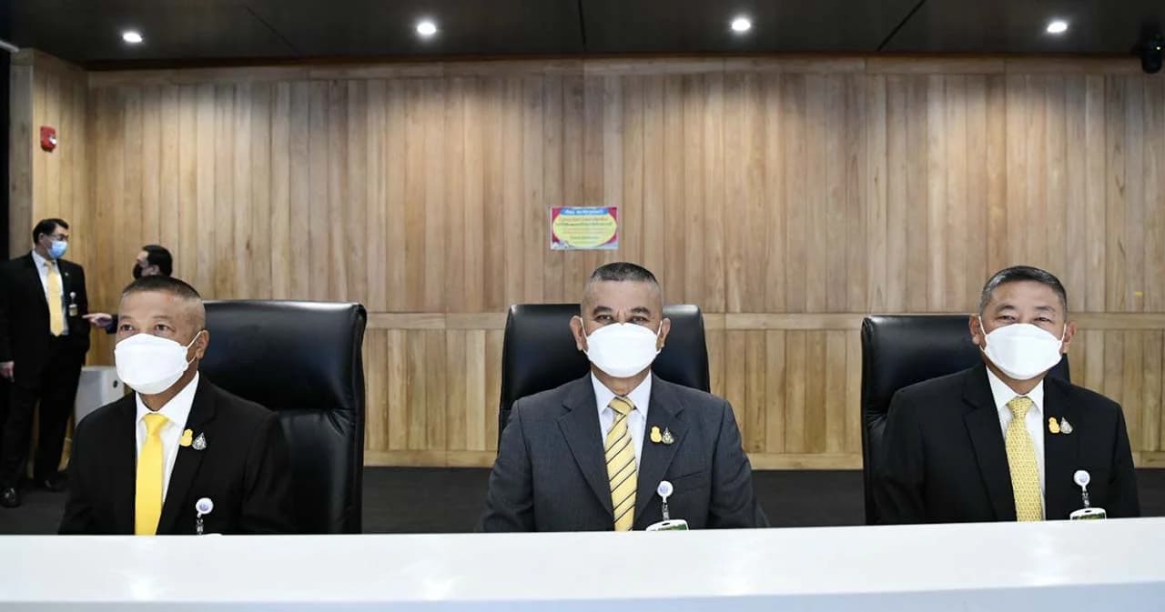 3 ส.ว.ใหม่รายงานตัว ปฏิญาณตนก่อนเริ่มปฏิบัติหน้าที่