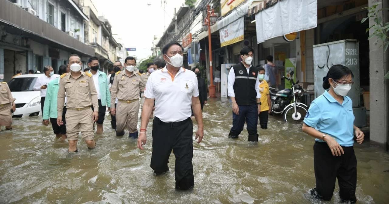 ผู้ว่าฯ อัศวิน โพสต์กราบขออภัยคนกรุง เจ้าพระยาล้นท่วมหลายพื้นที่ สั่งรับน้ำสูงอีกช่วงเย็นนี้-เช้าพรุ่งนี้