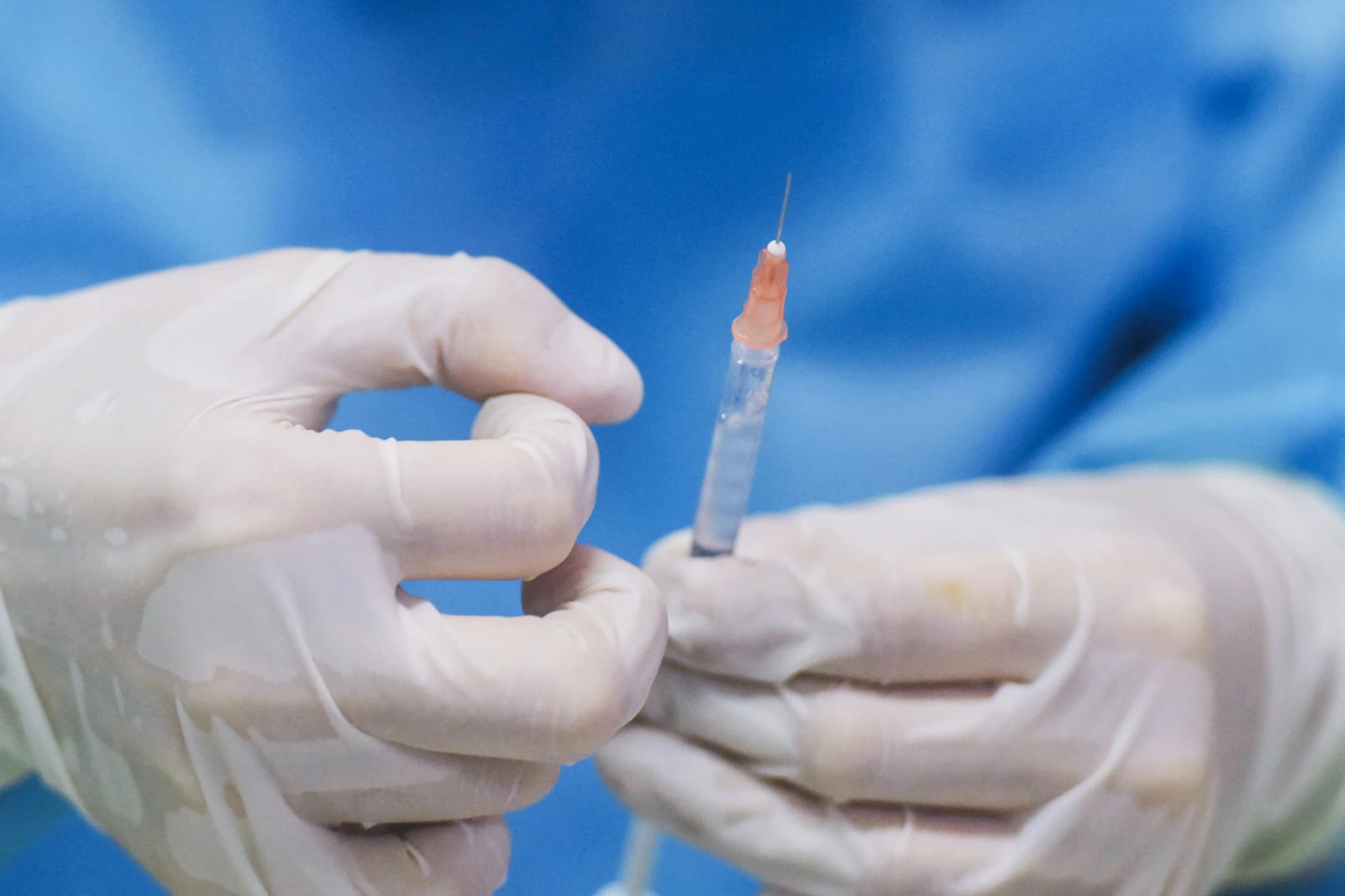 จีนอนุมัติทดสอบวัคซีน mRNA สำหรับฉีดกระตุ้นเข็ม 3 อ้างปลอดภัยกว่า ‘ไฟเซอร์’