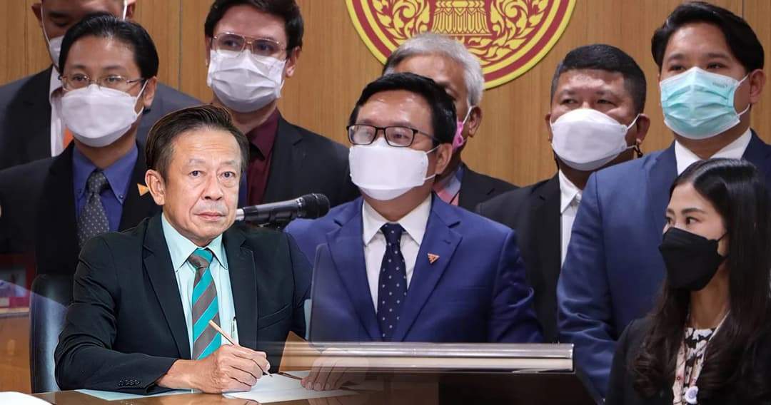 กกต. เตรียมคัดคำวินิจฉัยศาลรธน. คดีล้มล้างการปกครอง ด้าน ‘ก้าวไกล’ ไม่กังวลถูกร้องยุบพรรค