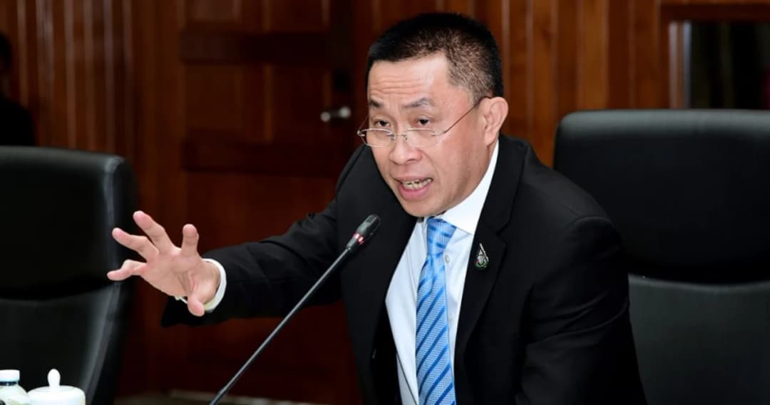 ‘ศักดิ์สยาม’ สั่งติดป้ายเตือนเร่งด่วน แนะเลี่ยงเส้นทาง น้ำท่วมพื้นที่ภาคใต้ เตรียมฟื้นฟูพื้นผิวจราจรหลังน้ำลด