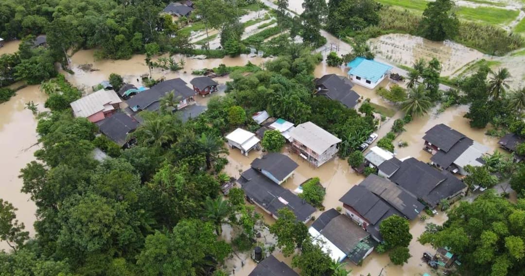 กรมอุตุฯ ประกาศเตือนภัย 10 จังหวัดภาคใต้ ฝนตกหนัก ระวังน้ำท่วมฉับพลัน
