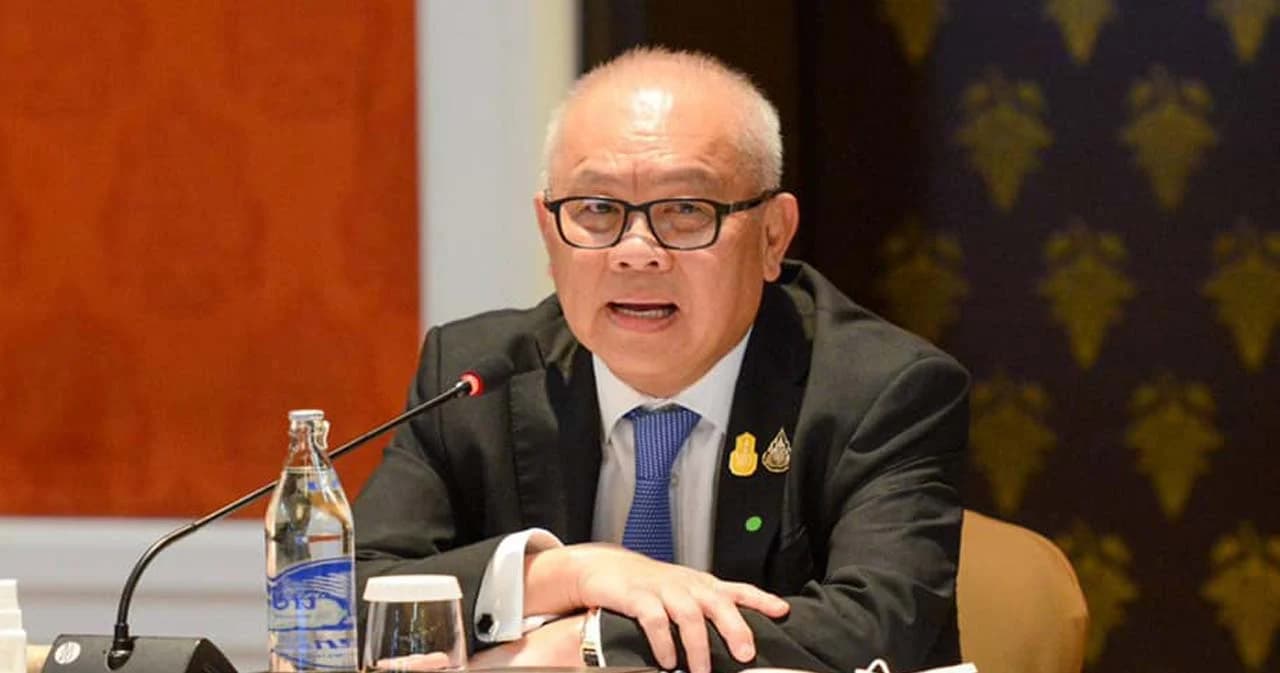 ‘สุพัฒนพงษ์’ ส่งผู้บริหารพลังงาน รับม็อบรถบรรทุก 16 พ.ย. ยังยืนยันตรึงดีเซลไม่เกิน 30 บาท