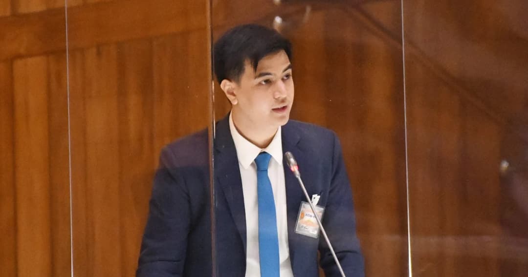 ‘ไอติม’ ชี้ไทยป่วยเพราะ ‘ไวรัสประยุทธ์’ ขอรื้อรัฐธรรมนูญ 60 ฉีดวัคซีนเข็มแรก วอนอย่าอ้างเสียงประชามติ 16 ล้าน