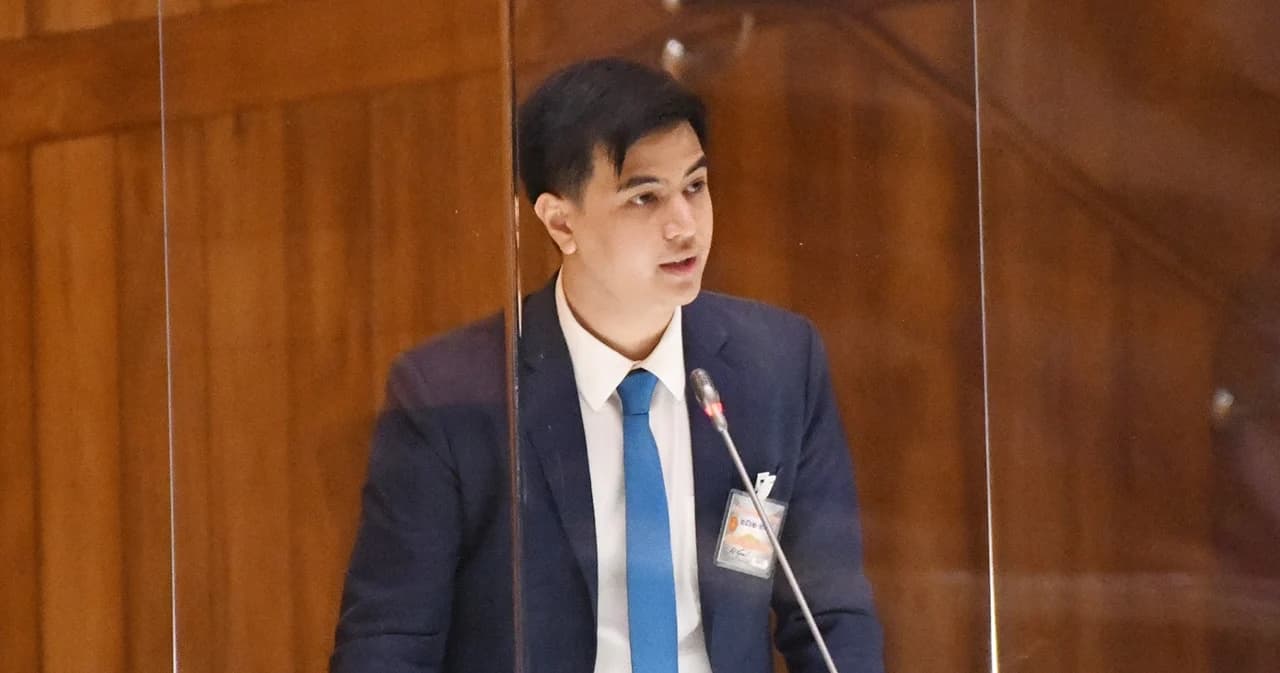 ‘ไอติม’ ชี้ไทยป่วยเพราะ ‘ไวรัสประยุทธ์’ ขอรื้อรัฐธรรมนูญ 60 ฉีดวัคซีนเข็มแรก วอนอย่าอ้างเสียงประชามติ 16 ล้าน