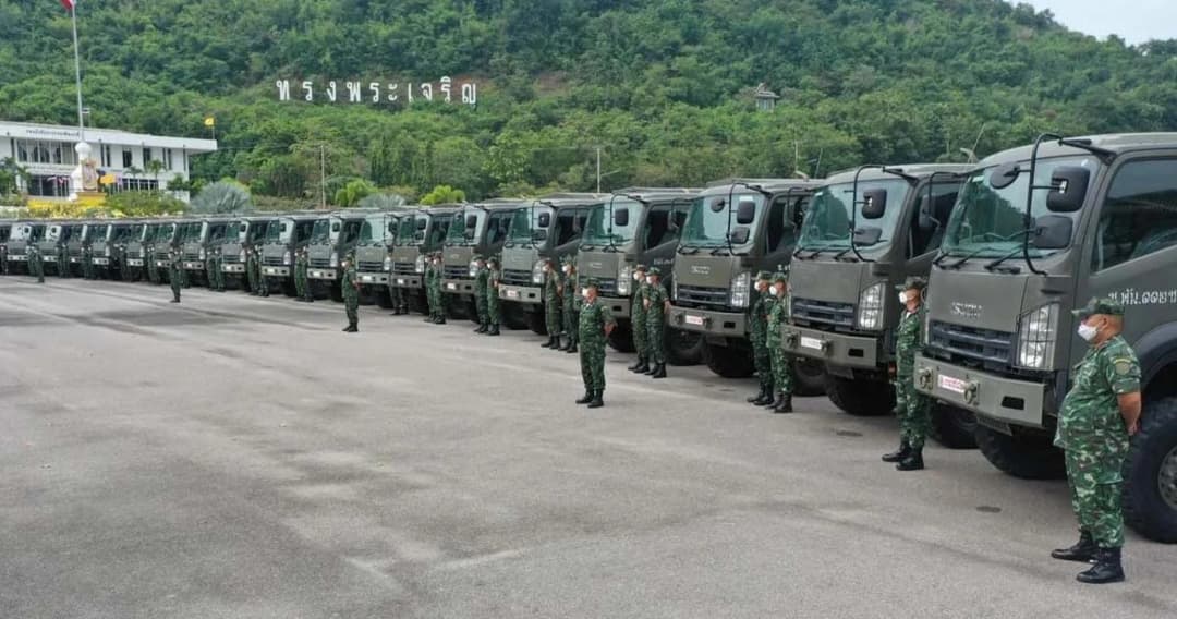 กองทัพบก เตรียมรถบรรทุกทหาร 3,700 คัน รอคำสั่งจากรัฐบาล หลังรถบรรทุกขู่หยุดวิ่ง