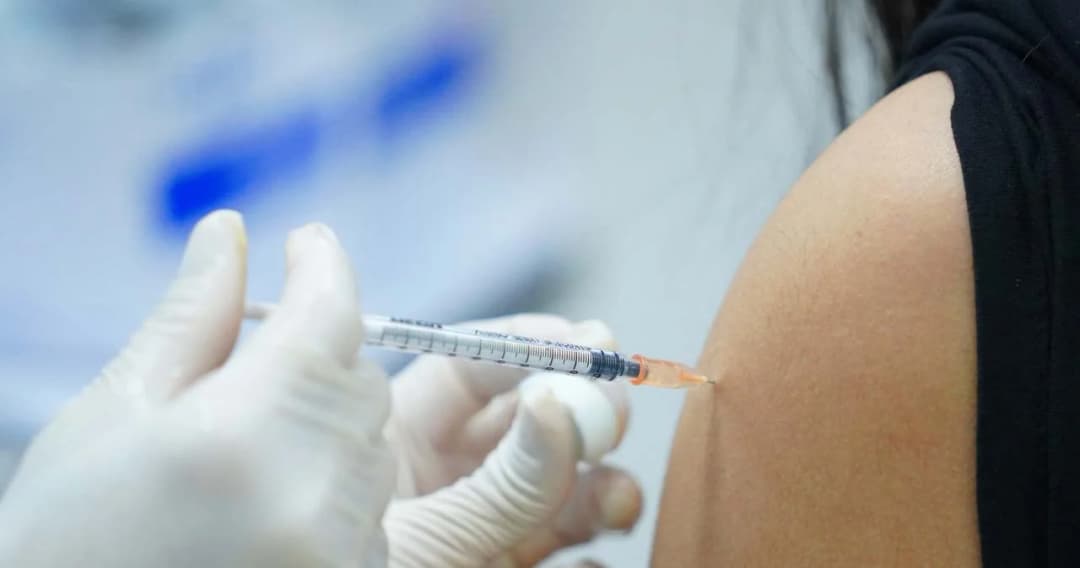 เปิดเกณฑ์ สปสช. จ่ายเงินช่วยเหลือผู้แพ้วัคซีนเฉพาะผู้ฉีดวัคซีน ‘ฟรี’ เท่านั้น