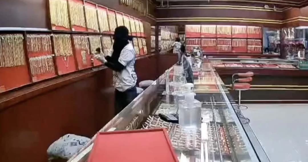 จับได้แล้ว คนร้ายชิงทองขอนแก่น ตำรวจเร่งนำตัวสอบสวน