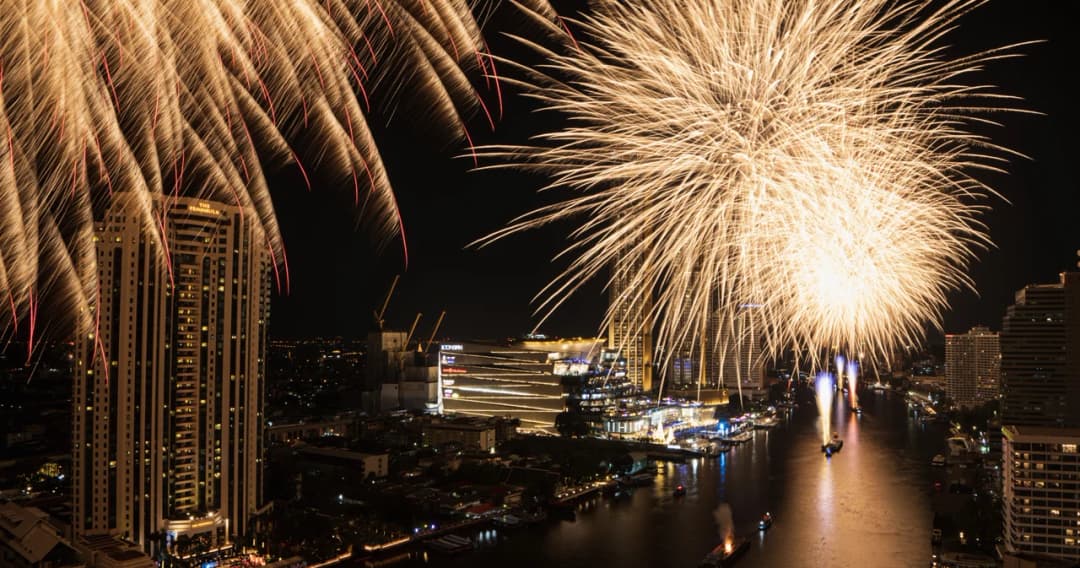 ประมวลภาพความประทับใจคืนเคานต์ดาวน์ เริ่มปีใหม่ 2565 ในกรุงเทพฯ