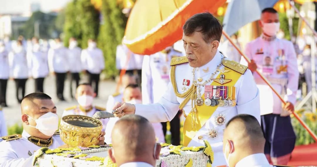 ในหลวง พระราชินี เสด็จฯ ทรงประกอบพิธีวางศิลาฤกษ์แท่นฐานพระบรมราชานุสาวรีย์ ร.9