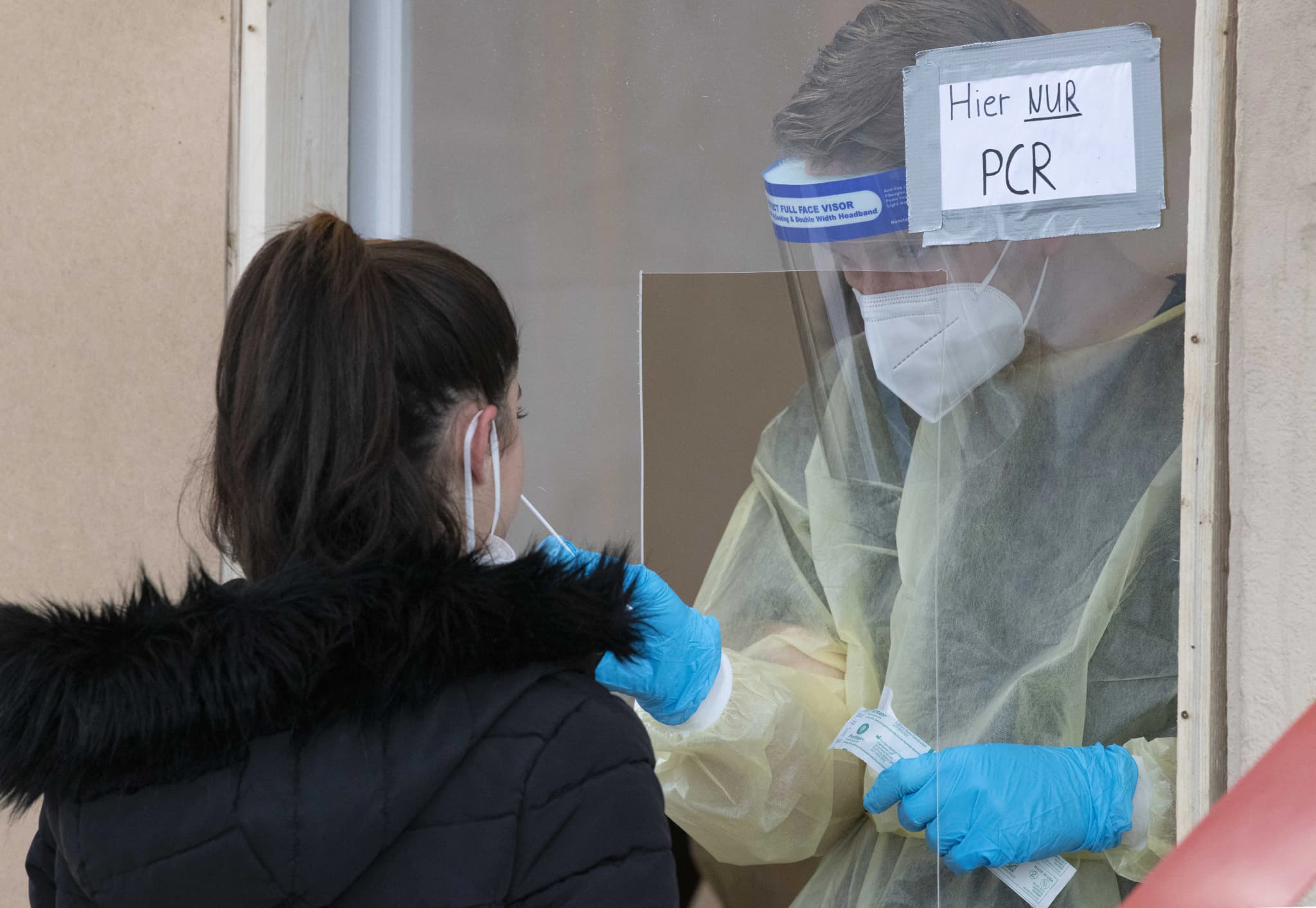 ยุโรปพบ ‘โอไมครอน’ แล้ว 732 ราย ยังไม่มีรายงานผู้เสียชีวิต