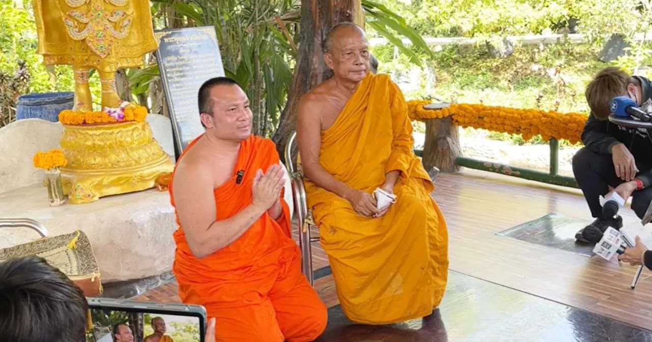 พระมหาสมปอง กราบลาพระพยอม เตรียมสึก 29 ธ.ค.นี้ มุ่งหน้าทำธุรกิจครบวงจร สนใจเล่นการเมืองเป็นทีมโฆษก