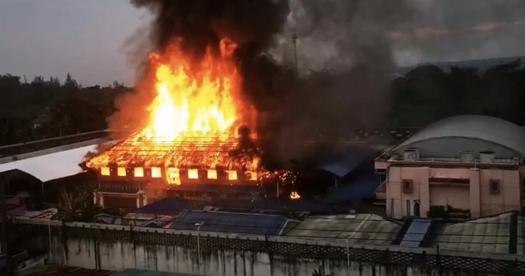 เกิดจลาจลอีกครั้ง นักโทษเผาโรงนอนเรือนจำกระบี่