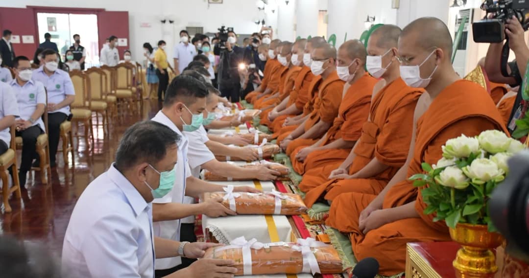 สธ. ทำบุญอุทิศส่วนกุศลให้ผู้เสียชีวิตจากโควิด 21,501 ราย