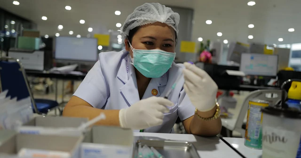 กทม.เตรียมแผนฉีดเข็ม 4 ใน 3 กลุ่มเป้าหมายเพื่อกระตุ้นภูมิคุ้มกัน