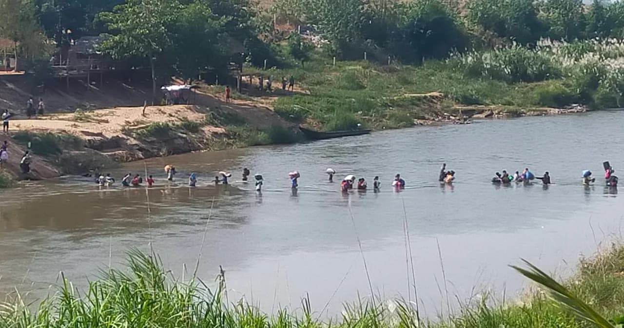 ทบ.-หน่วยงานมั่นคงคุมพื้นที่รบ ดูแลประชาชนชายแดนตาก พร้อมช่วยผู้ลี้ภัยเมียนมา