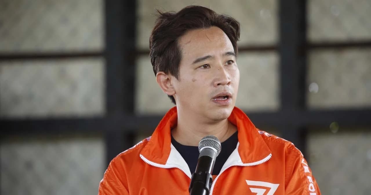 ‘พิธา’ นำทีมหาเสียงเลือกตั้งซ่อม เปิดปราศรัยในค่ายทหารสงขลา ชูแนวคิดกองทัพในศตวรรษที่ 21