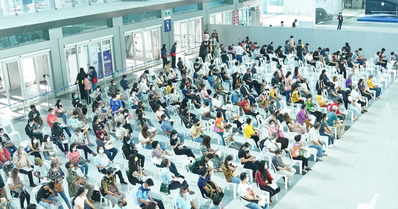 ศูนย์ฉีดวัคซีนกลางบางซื่อ ย้ำ ไม่เปิดวอล์คอินให้ฉีดวัคซีนเข็ม 3 ต้องลงทะเบียนนัดหมายก่อนเท่านั้น